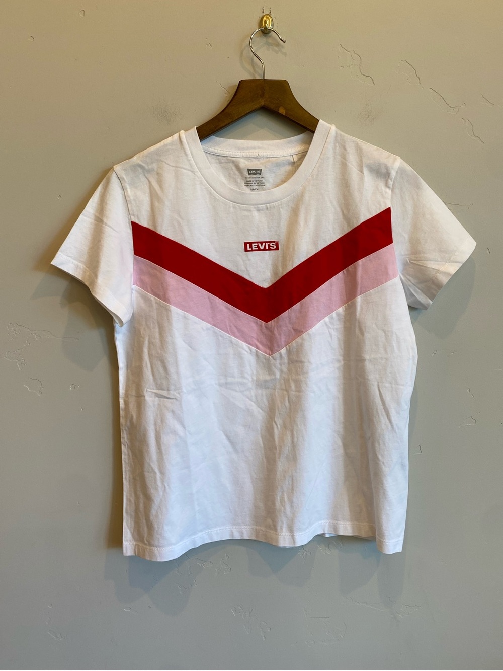 LEVI’S Red & Pink Color Block White Graphic Tee